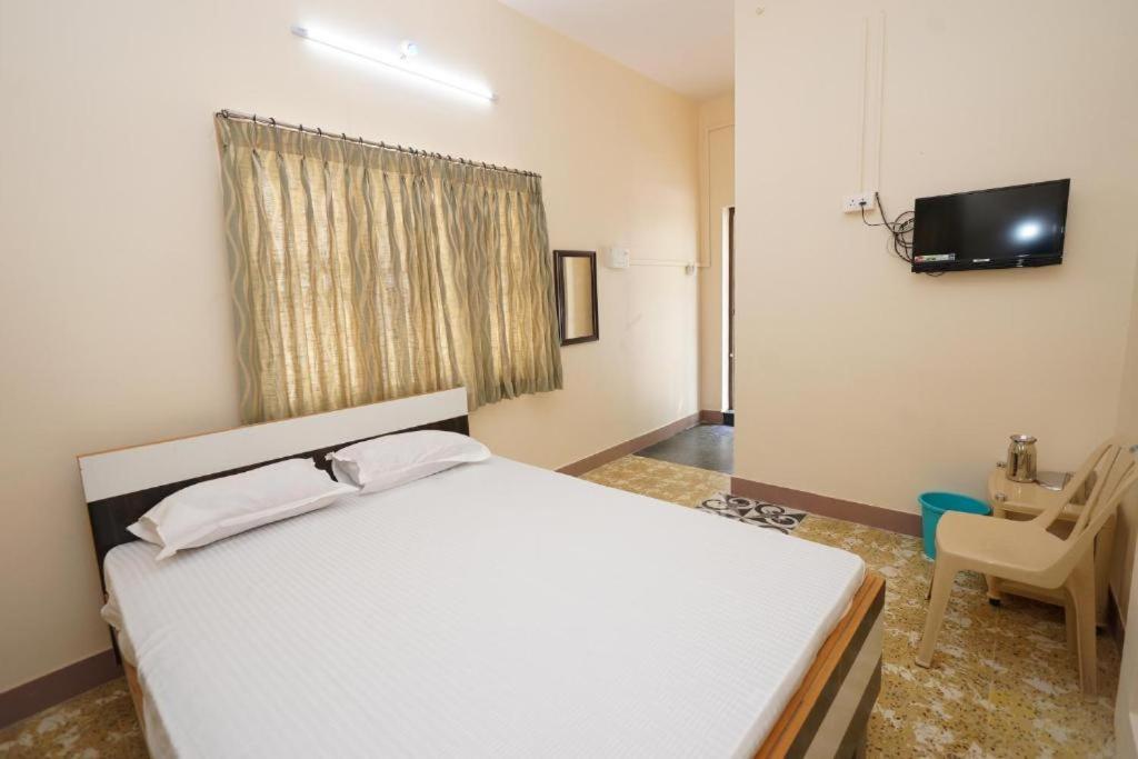 Sowmya Lodge Tiruchirappalli Eksteriør bilde