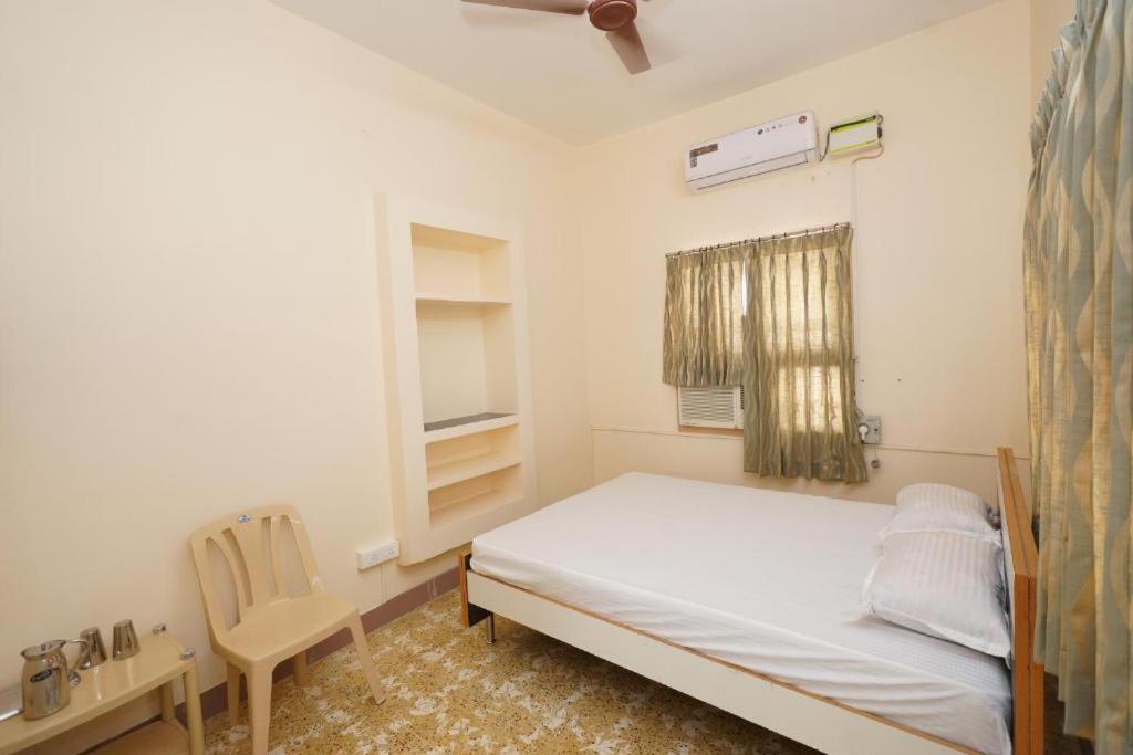 Sowmya Lodge Tiruchirappalli Eksteriør bilde